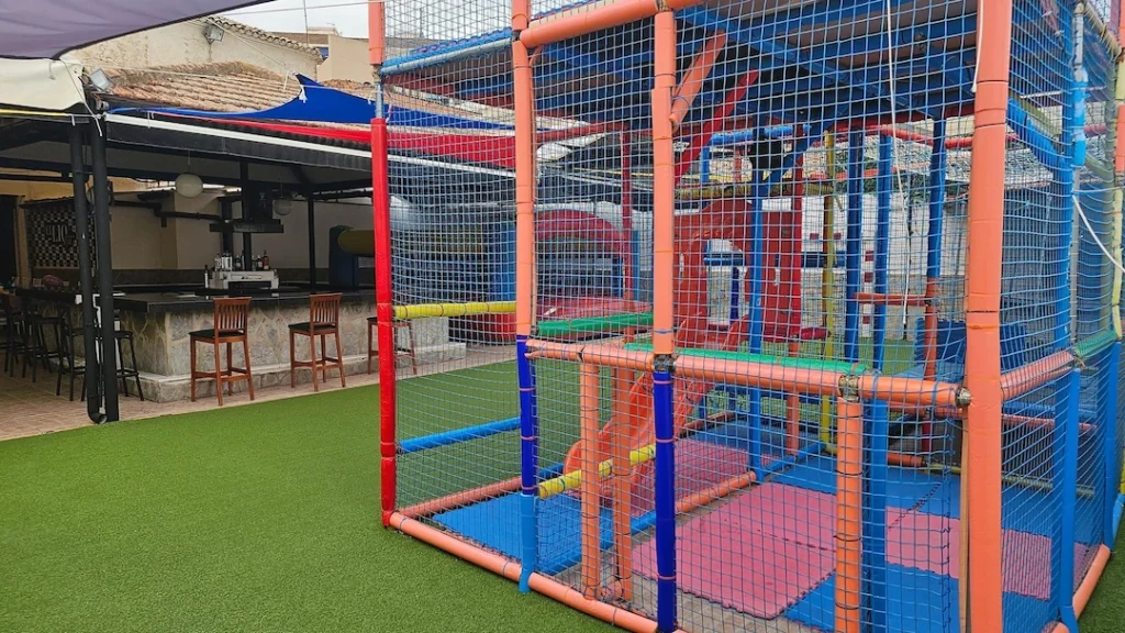 494718140_1205208538078356_6148617661439175779_n